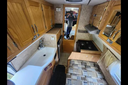 Kailen's Okanagan class b Campervan