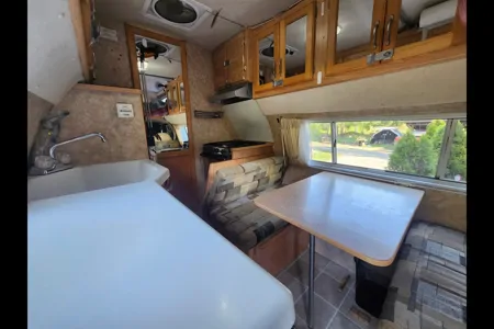 Kailen's Okanagan class b Campervan