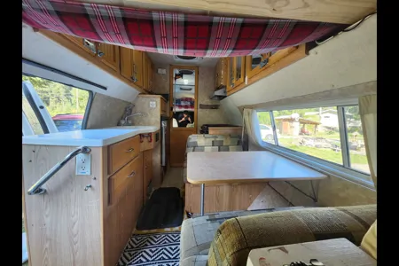 Kailen's Okanagan class b Campervan