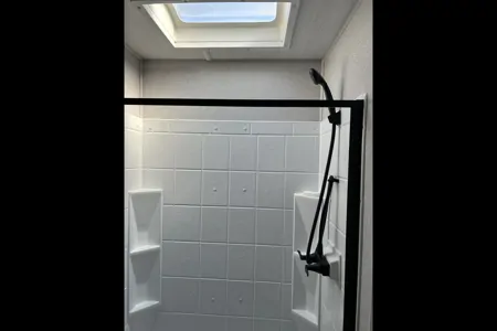 Forest River Alta east west Roulotte