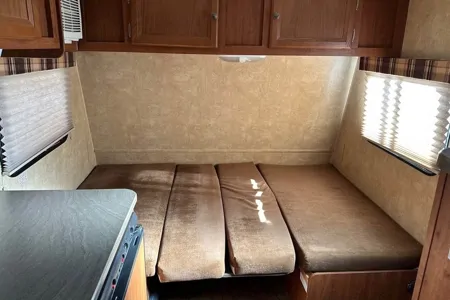 Light Weight SUV Towable 2400lbs dry weight