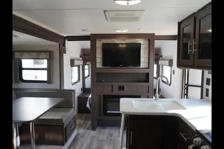 Daniel's Keystone Wildwood 243BHXL Travel Trailer