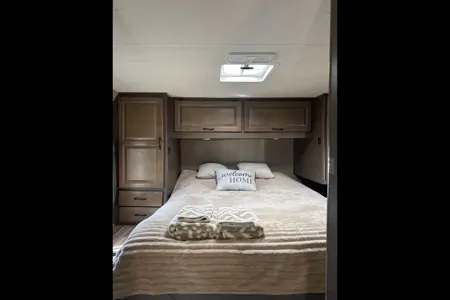 Lidiya's THOR MOTOR COACH 28A MAJESTIK