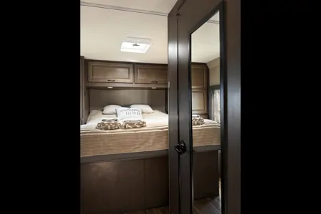 Lidiya's THOR MOTOR COACH 28A MAJESTIK