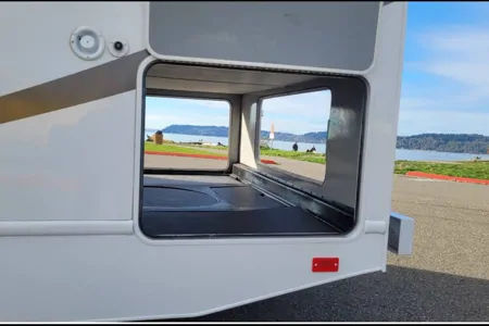 Lidiya's THOR MOTOR COACH 28A MAJESTIK