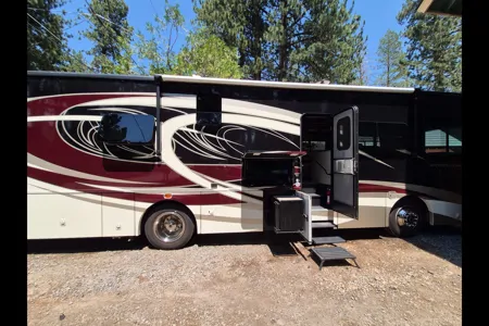 jim's Coachman sportscoach 339ds Class A