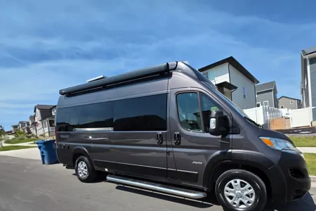 Base CampOffgrid  200watts of solar generator 4 adults