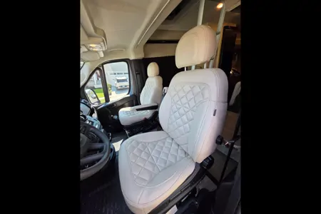 Base CampOffgrid  200watts of solar generator 4 adults