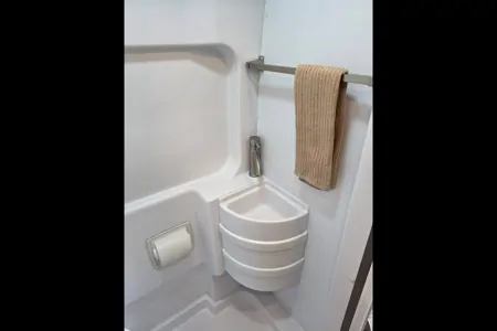 Base CampOffgrid  200watts of solar generator 4 adults