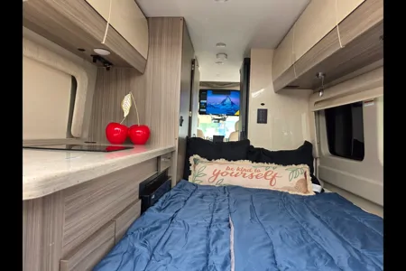 Base Camp  200watts of Solar, Generator Sleeps 4 adults