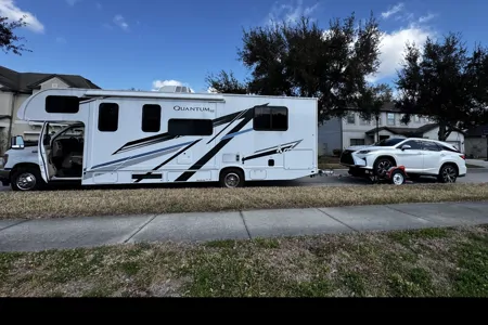 We Deliver I Family RV 2025 Thor Quantum | Starlink | Sleeps 5