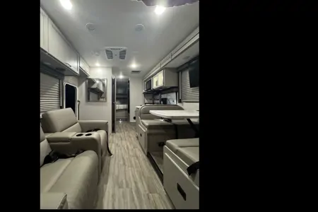 We Deliver I Family RV 2025 Thor Quantum | Starlink | Sleeps 5