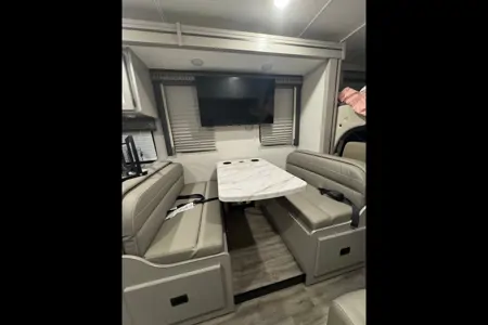 We Deliver I Family RV 2025 Thor Quantum | Starlink | Sleeps 5