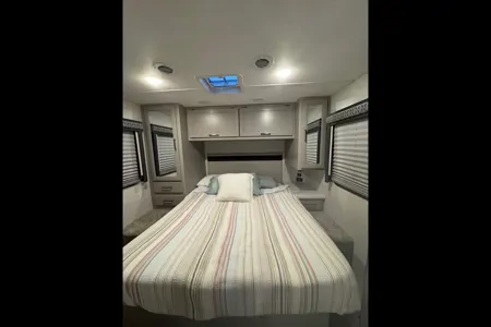 We Deliver I Family RV 2025 Thor Quantum | Starlink | Sleeps 5