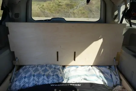 Aurore — Van aménagé discret et tout équipée pour vos aventures