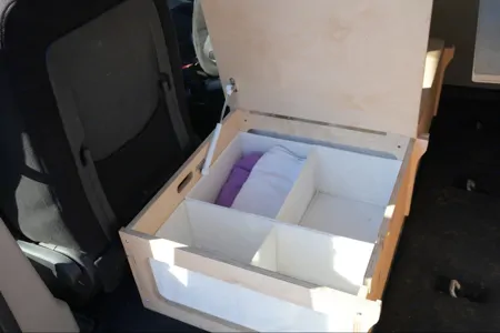 Aurore — Van aménagé discret et tout équipée pour vos aventures