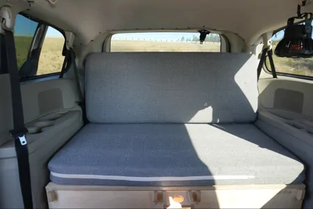 Aurore — Van aménagé discret et tout équipée pour vos aventures