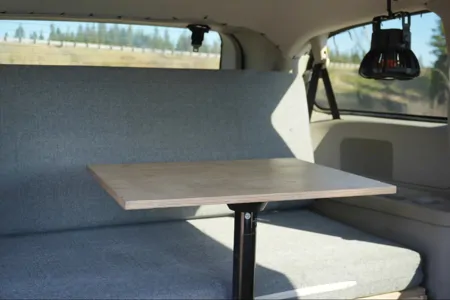 Aurore — Van aménagé discret et tout équipée pour vos aventures