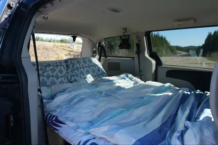 Aurore — Van aménagé discret et tout équipée pour vos aventures