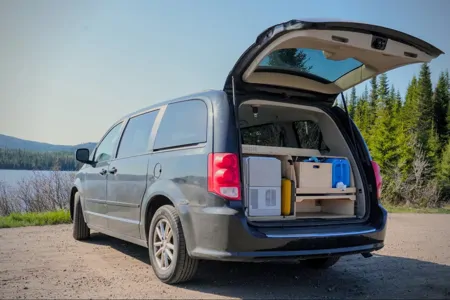 Aurore — Van aménagé discret et tout équipée pour vos aventures