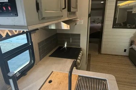 Best Entegra Coach Odyssey 30z Farmhouse Class C