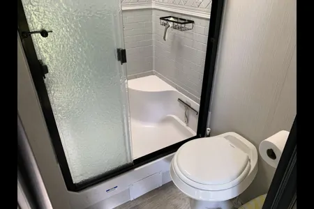 "Anzola" Modern 1 Bedroom Sleeps 4 with Large Living Area (LWFL1931)