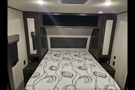 Happy Camper RV- 2022 Grand Design Transcend Xplor | Cozy & Clean, Sleeps 4