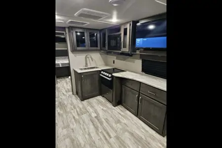 Happy Camper RV- 2022 Grand Design Transcend Xplor | Cozy & Clean, Sleeps 4