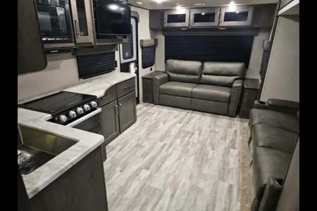 Happy Camper RV- 2022 Grand Design Transcend Xplor | Cozy & Clean, Sleeps 4