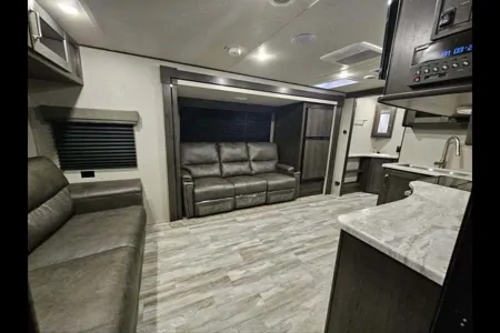 Happy Camper RV- 2022 Grand Design Transcend Xplor | Cozy & Clean, Sleeps 4