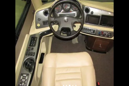 Glamping Queen Tiffin Motorhomes RED Class A