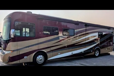 Glamping Queen Tiffin Motorhomes RED Class A