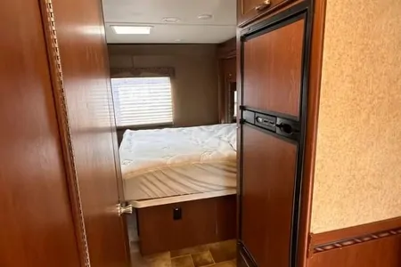 2016 Thor Motor Coach - Freedom Elite 29FE