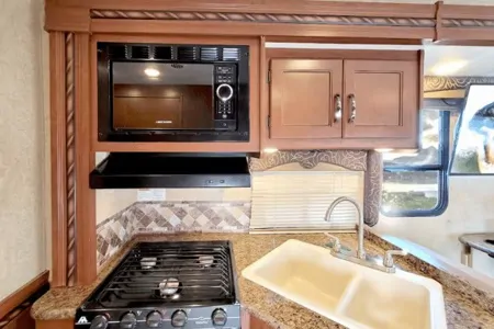 2016 Thor Motor Coach - Freedom Elite 29FE