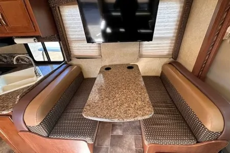2016 Thor Motor Coach - Freedom Elite 29FE