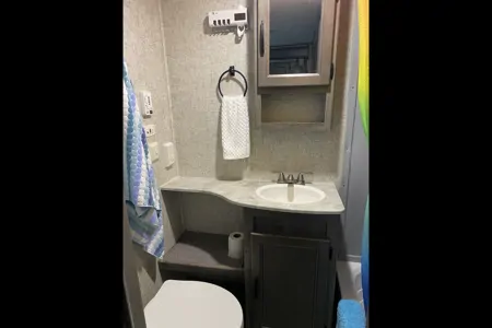 "Belle Vita" (Beautiful Life) RV Cottage on Puslinch Lake-2021 Coachmen Apex 300BHS
