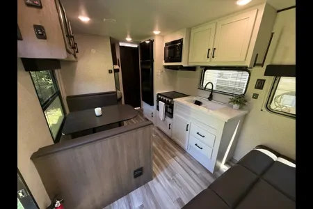 2024 Jayco Jay Flight 260BH | Sleeps 10 | Delivery Available