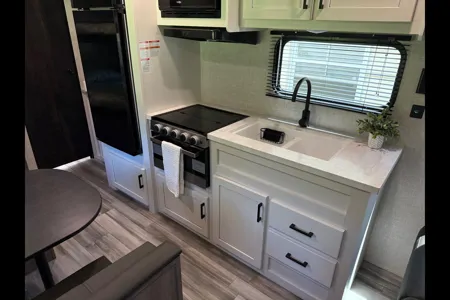 2024 Jayco Jay Flight 260BH | Sleeps 10 | Delivery Available