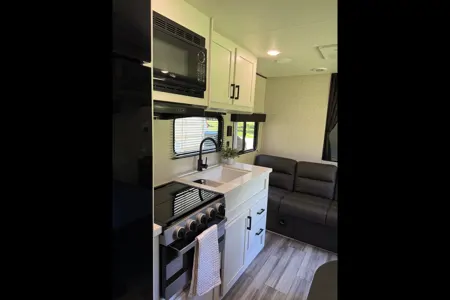 2024 Jayco Jay Flight 260BH | Sleeps 10 | Delivery Available