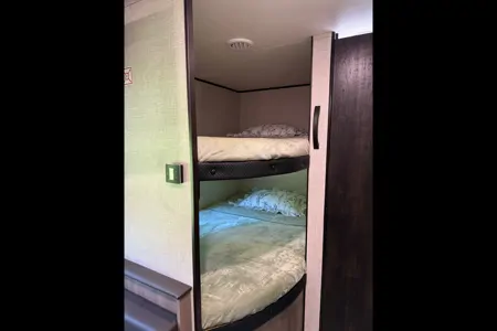 2024 Jayco Jay Flight 260BH | Sleeps 10 | Delivery Available