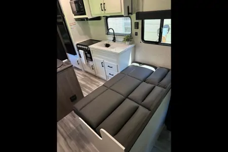 2024 Jayco Jay Flight 260BH | Sleeps 10 | Delivery Available