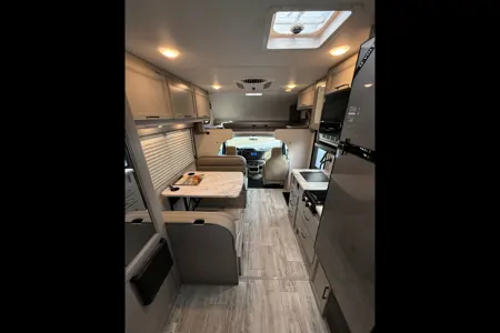 Brand new 2026 Thor Chateau 24ft. with free private shuttle -Luis