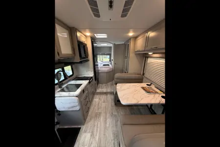 Brand new 2026 Thor Chateau 24ft. with free private shuttle -Luis