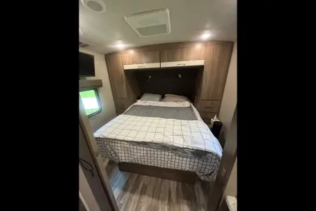 Grand Design Imagine 3210BH Sleeps 7!