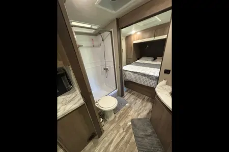 Grand Design Imagine 3210BH Sleeps 7!