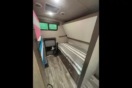 Grand Design Imagine 3210BH Sleeps 7!