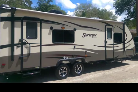 Long term or Short term rental ~2016 Forest River Travel Trailer available sleeps 10