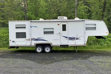 David's Extreme lite 27 feet Fifth Wheel