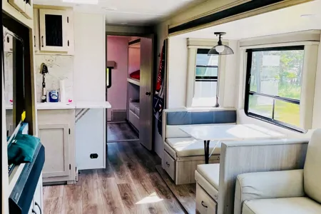 Family Adventurer! 2022- Alta 3150KBH Travel Trailer