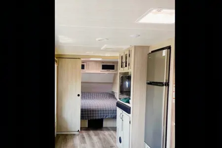 Family Adventurer! 2022- Alta 3150KBH Travel Trailer